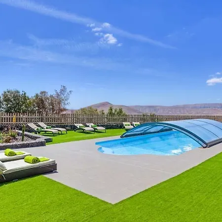 Sleeps 8 Pool Wifi Villa Tetir