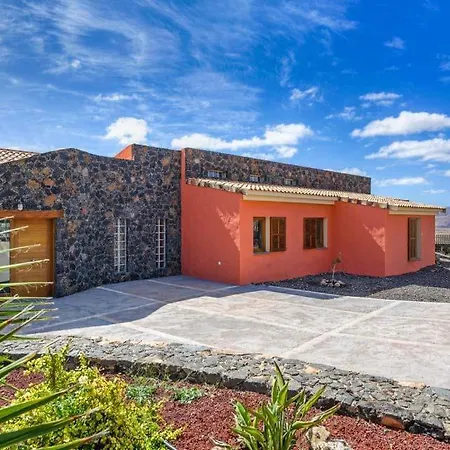 Sleeps 8 Pool Wifi Villa