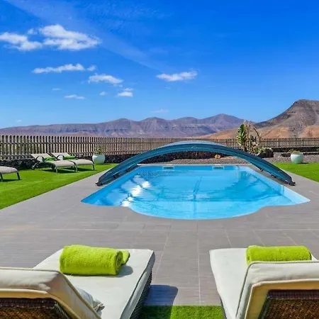 Sleeps 8 Pool Wifi